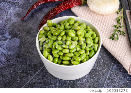 Bowl of delicious edamame beans 106338278