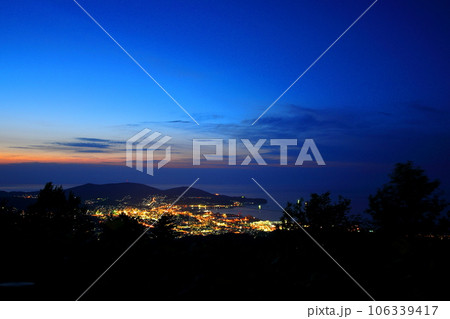 北海道の三大夜景　小樽の夜景／小樽市毛無山展望所 106339417
