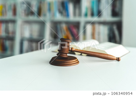 法律関連イメージ(コンセプチュアルイメージ) 法律関連イメージ(コンセプチュアルイメージ) 106340954