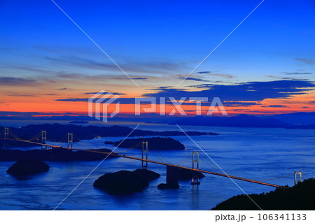【愛媛県】来島海峡大橋のライトアップ(しまなみ海道) 【愛媛県】来島海峡大橋のライトアップ(しまなみ海道) 106341133