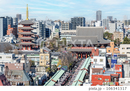 東京都台東区浅草 人気の観光スポット 浅草寺と仲見世通り周辺の街並み 東京都台東区浅草 人気の観光スポット 浅草寺と仲見世通り周辺の街並み 106341317