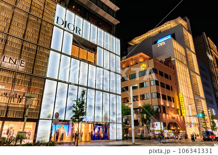 東京　中央区銀座　六丁目の夜景 106341331