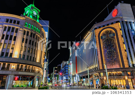 東京 銀座 四丁目交差点の夜景 東京 銀座 四丁目交差点の夜景 106341353