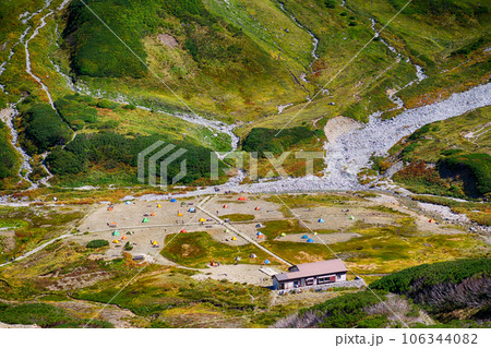 HDRトーンマッピング9月初秋の高原のキャンプ場 HDRトーンマッピング9月初秋の高原のキャンプ場 106344082