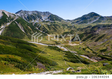 9月初秋の秋の雷鳥沢と立山連峰 9月初秋の秋の雷鳥沢と立山連峰 106344094