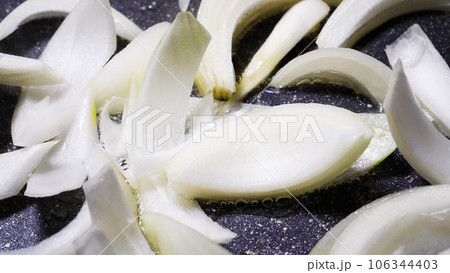 たまねぎ炒め たまねぎ炒め 106344403