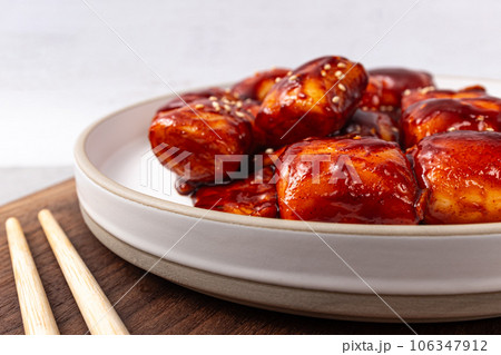 Spicy and Sweet Rice Cake Stick Tteokbokki 106347912