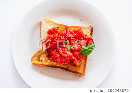 焼きトマトのオープンサンド 106348870