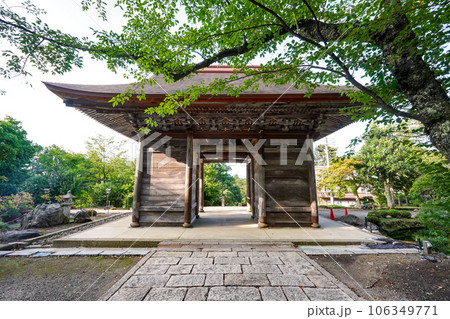西国33ヵ所29番札所 松尾寺仁王門(京都府舞鶴市) 西国33ヵ所29番札所 松尾寺仁王門(京都府舞鶴市) 106349771