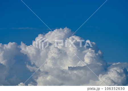青空に浮かぶ雲 青空に浮かぶ雲 106352630
