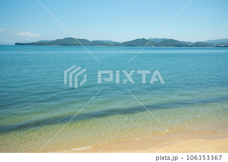 穏やかで美しい瀬戸内海の風景 106353367