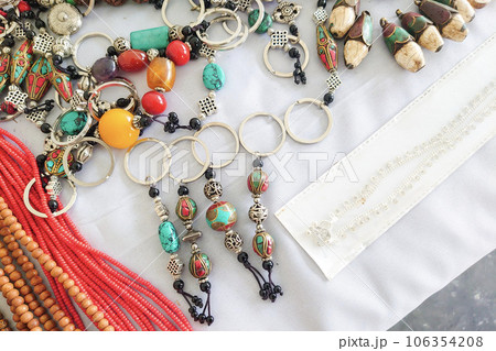 チベット難民キャンプのお土産 106354208