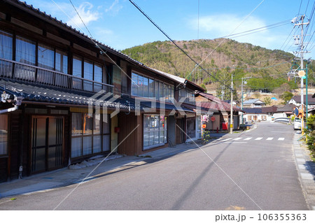 平谷村を通る三州街道(伊那街道)塩の道【長野県下伊那郡】 平谷村を通る三州街道(伊那街道)塩の道【長野県下伊那郡】 106355363