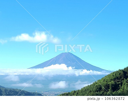 山梨・富士山の夏景色 106362872