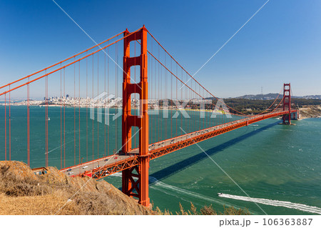 Sunny view of The Golden Gate Bridge 106363887