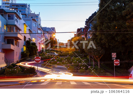 Twilight view of the famous Lombard Street 106364116