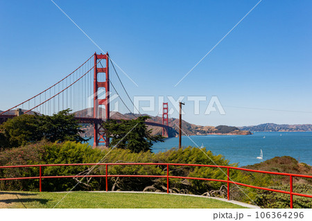 Sunny view of The Golden Gate Bridge 106364296