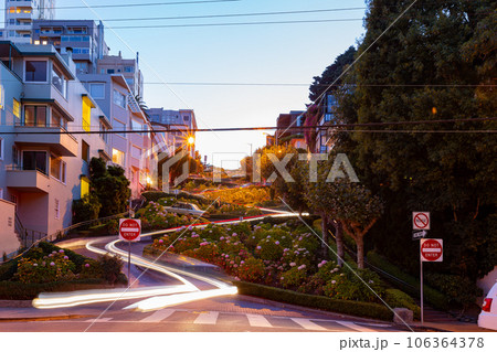 Twilight view of the famous Lombard Street 106364378