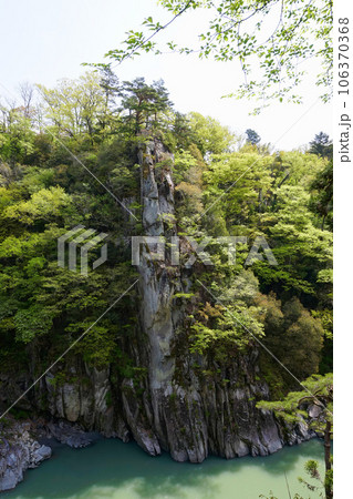 天龍峡十勝・新緑の龍角峯【長野県飯田市】 106370368