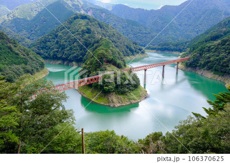 夏の奥大井湖上駅1 106370625