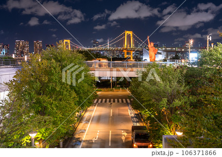 《東京都》レインボーブリッジの夜景・限定オレンジカラーライトアップ 《東京都》レインボーブリッジの夜景・限定オレンジカラーライトアップ 106371866