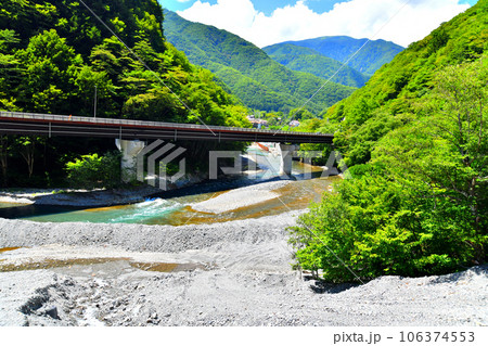 梓湖大橋/沢渡方面を望む(長野県松本市)【2023.8】 梓湖大橋/沢渡方面を望む(長野県松本市)【2023.8】 106374553