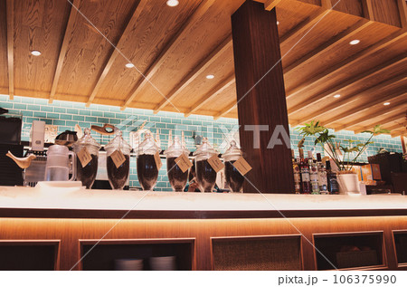 カフェの風景 106375990