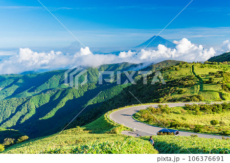 【静岡県】西伊豆達磨山高原から望む富士山 【静岡県】西伊豆達磨山高原から望む富士山 106376691
