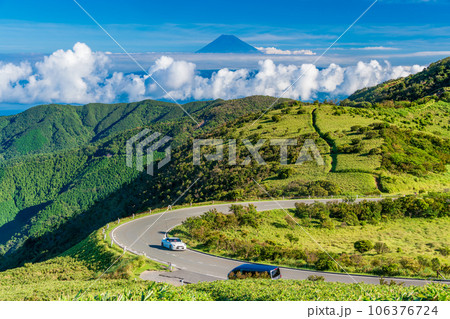 【静岡県】西伊豆達磨山高原から望む富士山 106376724