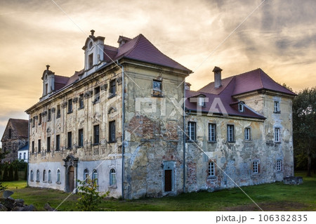 Chateau in Ocice, Poland Chateau in Ocice, Poland 106382835