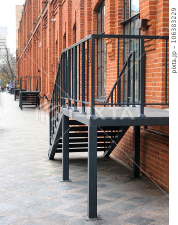 Stairs, the subject of registration of city buildings, made of wrought iron. 106383229