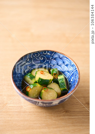 胡瓜の酢醤油漬け 106384144