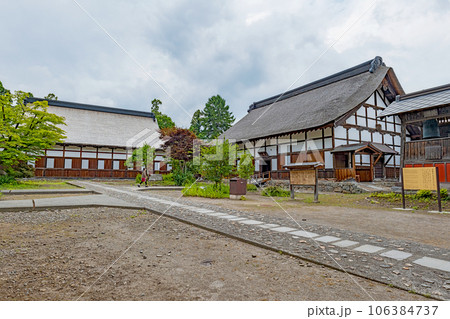 青森 長勝寺の境内風景 106384737