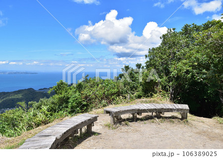 鋸山・地球が丸く見える展望台から観音崎・横浜、東京方面を望む 106389025
