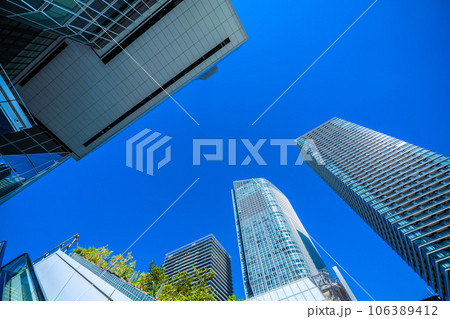 日本の東京都市景観 10月6日開業の虎ノ門ヒルズステーションタワー（虎ノ門ヒルズ駅）＝8月25日 106389412