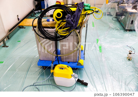 業務用天井カセット形エアコン　分解クリーニング 106390047