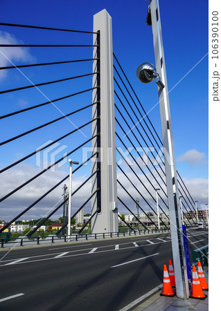ミュンヘン大橋(2径間連続PC斜張橋の主塔) ミュンヘン大橋(2径間連続PC斜張橋の主塔) 106390100