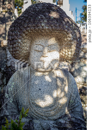 金戒光明寺の初秋、アフロヘアーで人気の五劫思惟阿弥陀仏に秋の西陽 金戒光明寺の初秋、アフロヘアーで人気の五劫思惟阿弥陀仏に秋の西陽 106394133