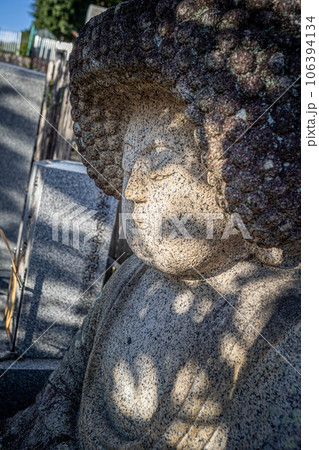 金戒光明寺の初秋、アフロヘアーで人気の五劫思惟阿弥陀仏に秋の西陽 金戒光明寺の初秋、アフロヘアーで人気の五劫思惟阿弥陀仏に秋の西陽 106394134