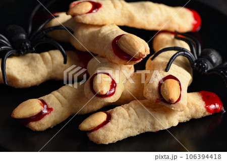 Creepy, scary Halloween Witch fingers Creepy, scary Halloween Witch fingers 106394418