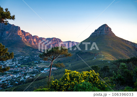 Signal Hill sunset viewpoint over Cape Town in Western Cape, South Africa Signal Hill sunset viewpoint over Cape Town in Western Cape, South Africa 106396033