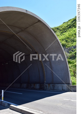 海岸道路のシェルター 106397346