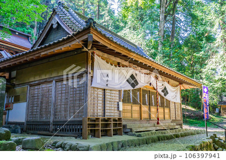 山梨県韮崎市の武田八幡宮 拝殿 山梨県韮崎市の武田八幡宮 拝殿 106397941