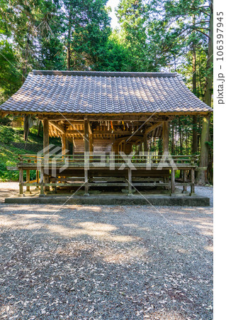 山梨県韮崎市の武田八幡宮 神楽殿 山梨県韮崎市の武田八幡宮 神楽殿 106397945