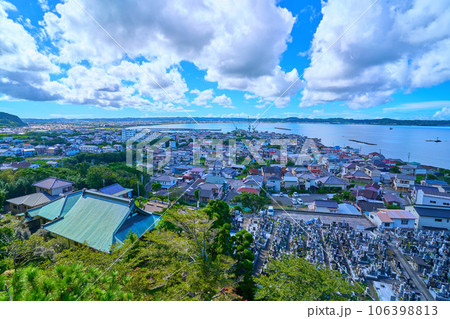 千葉県館山市の大福寺 崖観音の観音堂からの眺望(館山市船形,鏡ヶ浦,館山湾など) 106398813