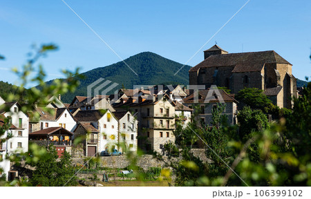 Summer view of Anso town with San Pedro church in Pyrenees 106399102