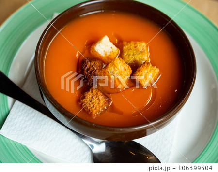 Carrot cream with croutons 106399504