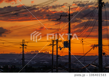 2023夏 奈良市街地の夕景 日没後遠景の山並みに見えた夕焼け空に浮かぶ積雲と黄金色に染まる街② 2023夏 奈良市街地の夕景 日没後遠景の山並みに見えた夕焼け空に浮かぶ積雲と黄金色に染まる街② 106401583