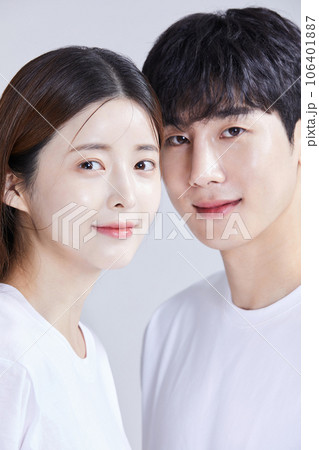 korean asian young couple standing together 106401887