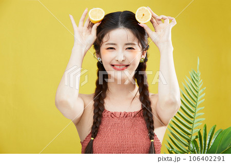 beauty concept photo of korean asain beautiful woman with lemons beauty concept photo of korean asain beautiful woman with lemons 106402291